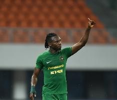 xingkong-记者：埃弗拉未进名单因训练不太理想，各方面都让教练组不满意