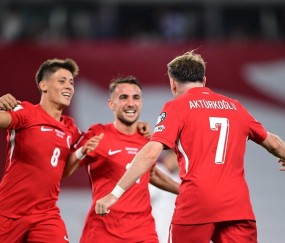 xingkong-居莱尔：亚马尔非常出色也很有天赋，但我们场上位置并不相同