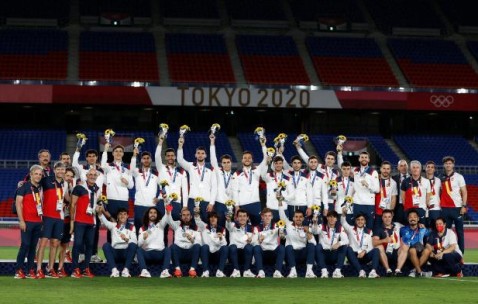 星空体育-拿到银牌该哭还是该笑？主帅和防线再次拖累西班牙